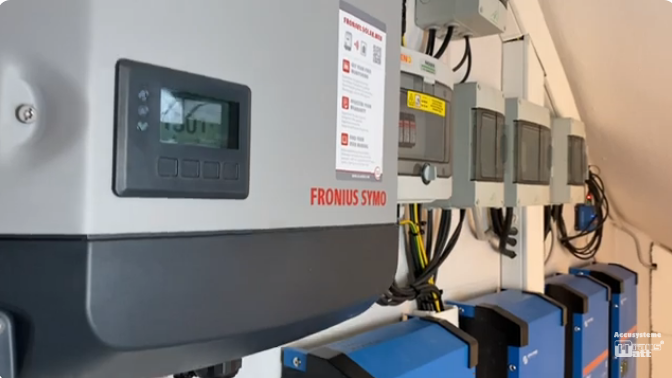  VICTRON ENERGY + PYTES Solarstromspeicher - Installation eines Kunden